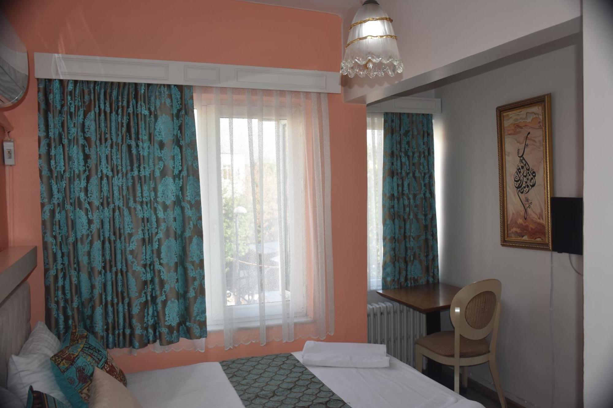 Otel The *